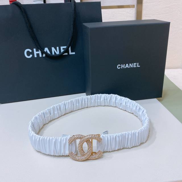 Chanel Cc rhinestone brass logo buckle, calfskin leather, silver and gold metal,