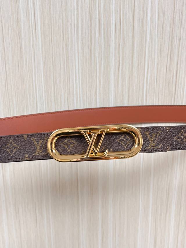 New seasonal style, 2.5mm wide double-pointed original 1:1 replica. One side is