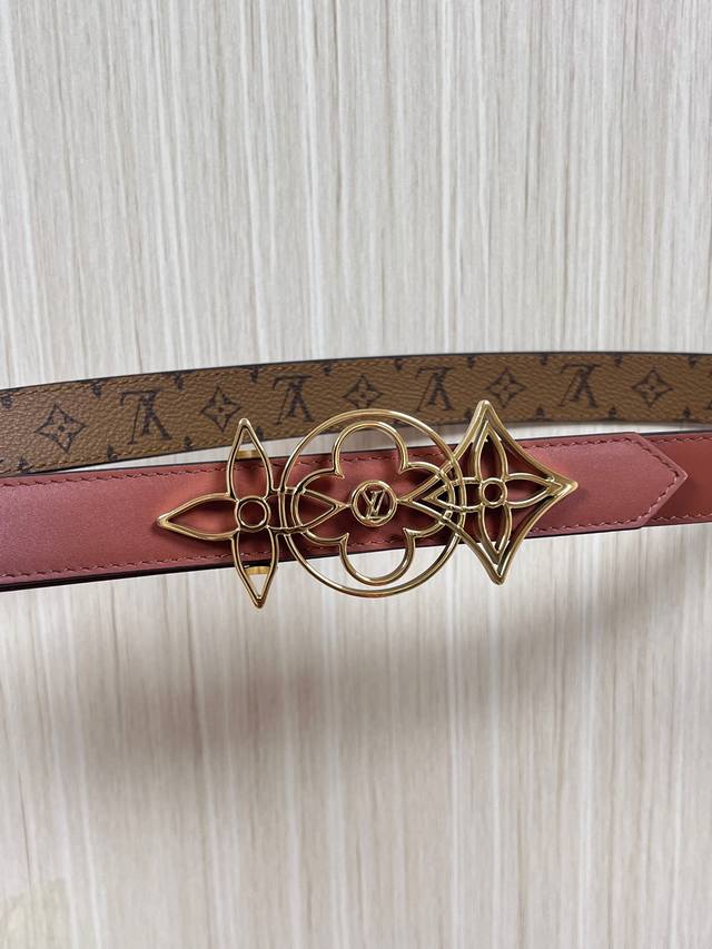 New seasonal style, 2.5cm wide double-pointed original 1:1 replica. One side is