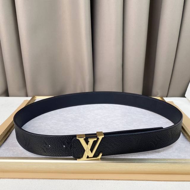 Suitable for both business casual and formal wear! 3.8cm latest buckle, polished