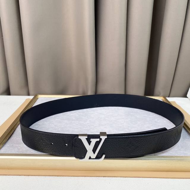 Suitable for both business casual and formal wear! 3.8cm latest buckle, polished