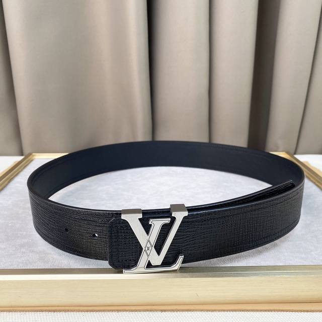 Suitable for both business casual and formal wear! 3.8cm latest buckle, polished