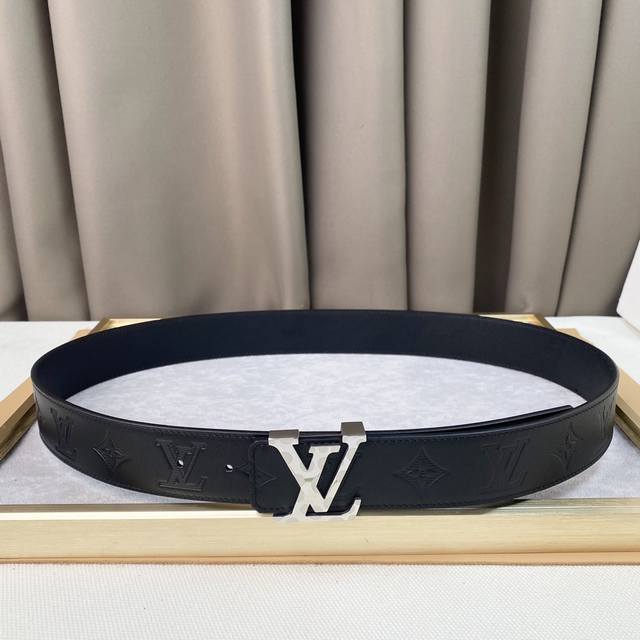 Suitable for both business casual and formal wear! 3.8cm latest buckle, polished