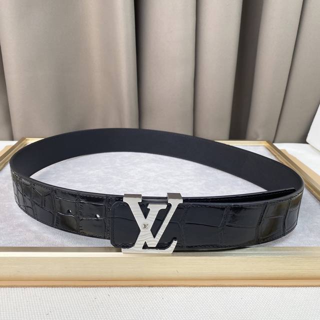 Suitable for both business casual and formal wear! 3.8cm latest buckle, polished