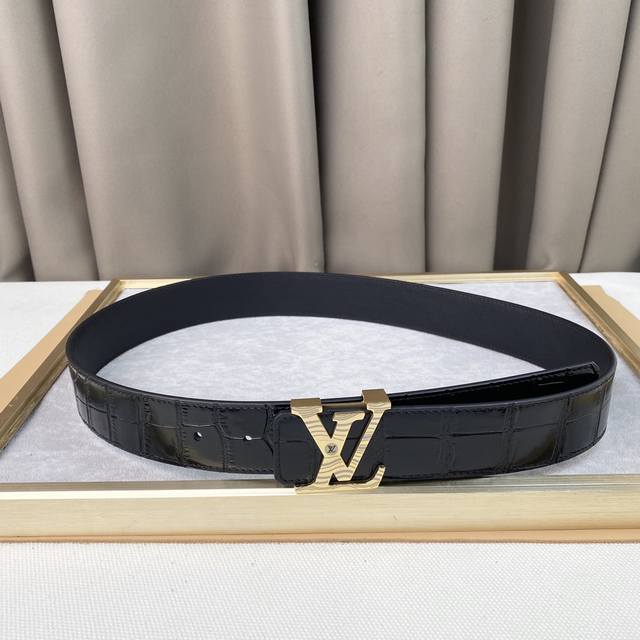 Suitable for both business casual and formal wear! 3.8cm latest buckle, polished