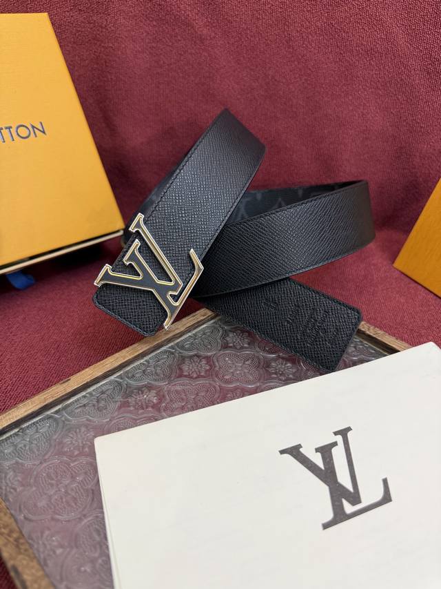 New Lv Men's Leather Belt, 4cm Width. Custom canvas fabric with a brand new patt