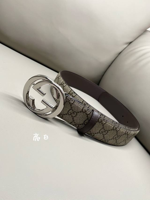 Gucci 4.0cm Gg. The new Supreme canvas is a signature fabric of the brand, inspi