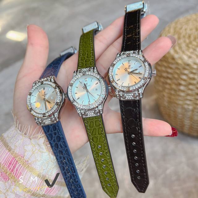 银壳 Hublot 恒宝 经典融合系列 女款高端腕表！最新推出宇舶女款33Mm腕表，在高端复刻品质一如继往, 整体结构与原装结构保持一致超前销量持续领先三针带历