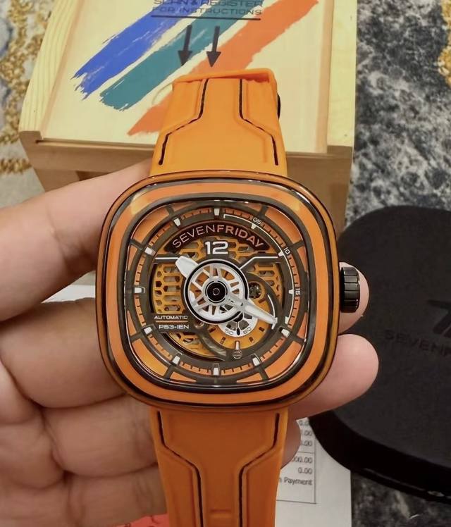 Sevenfriday七个星期五P系列 自动机械机芯 潮流运动休闲 男表 瑞表 47.6Mm*47Mm 橙色表盘 精钢表壳 硅胶表带
