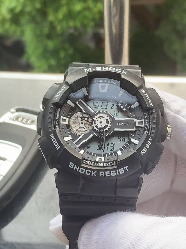 品牌：铂天使-Plangle优雅男士腕表，简约三针数字显示设计，高级瑞士Vk石英机芯，尺寸：48Mm厚12Mm，顶级进口橡胶胶带，装配原装针扣