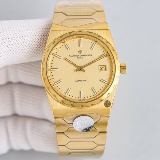 Vc+工厂P 江诗丹顿 历史名作 系列标志性豪华运动型腕表以纪念品牌成立222周年。 表壳：尺寸37Mm X8Mm酒桶形采用三部分结构让整体并不显小，凹槽大齿轮