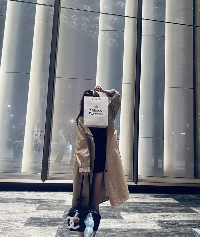 西太后新款蛇骨表，蛇年限定Vivienne 我一整个暴风尖叫啊啊啊啊！ 老天奶！！西太后蛇骨手表真的美得太超过了！！！建议不走甜妹路线的宝都去试试 开始做Buy