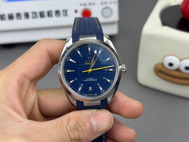 Vs新品：日配绝佳之选 海马 米 Aqua Terra 天文台 41Mm 1: 市场独家天然胶带 2:旋入式 凸雕技术 表冠 全新 “圆椎形”设计，更方便调试。