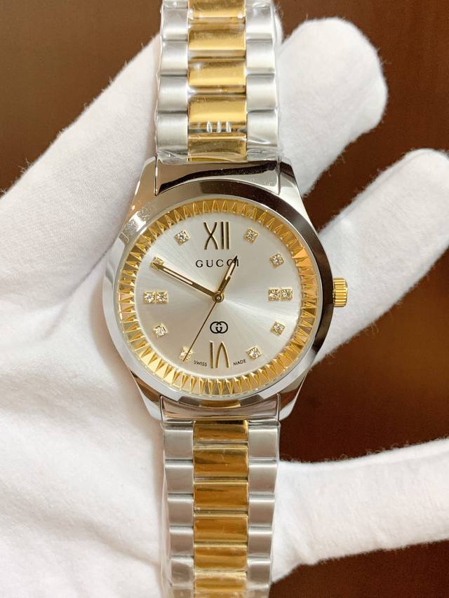 白 金 Gucci古驰 最新款这款超美珠拖面腕表盘，打造出众的G-Timeless腕表造型彰显高雅品味，尺寸38Nm