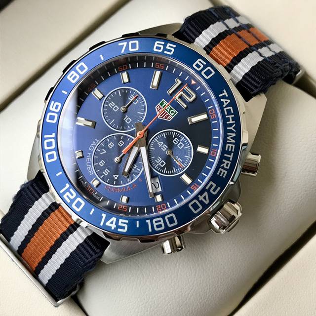 Original Tagheuer 泰格豪雅F1系列石英男士腕表 原单货！六针计时带日历！瑞士原装机芯！精钢表壳，蓝宝石玻璃！售价一万多！～43Mm表径！配全套