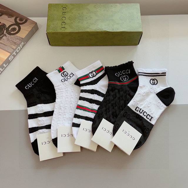 5 pairs per box with packaging Gucci's new mid-calf socks! Pure cotton fabric,