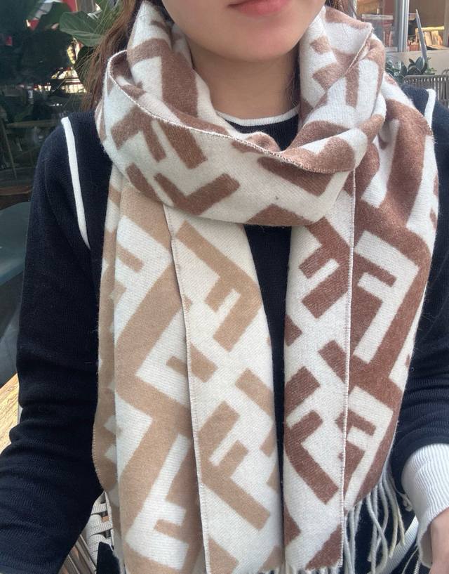 Fendi New Monogram Gradient Double-Sided Cashmere Scarf, soft and delicate doub