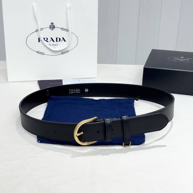 Prada, stylish and sophisticated! Versatile and elegant, 3.5cm wide. (Official