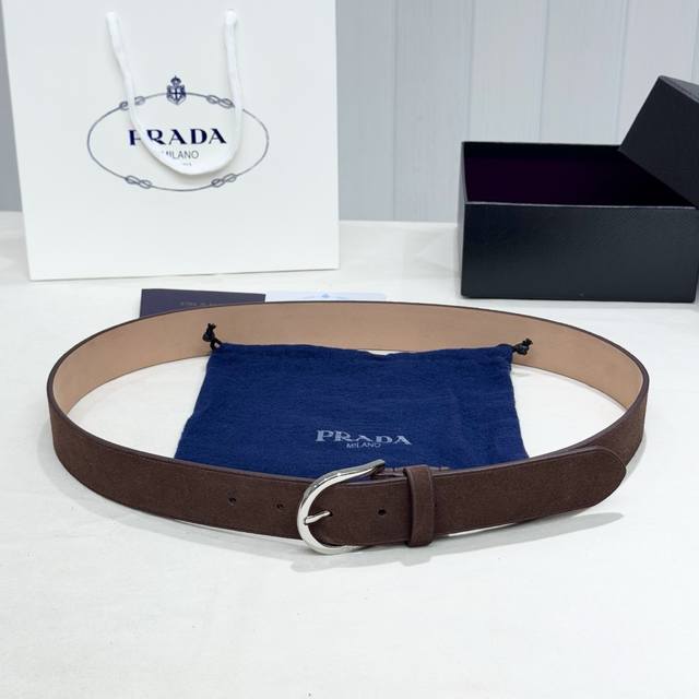 Prada, stylish and sophisticated! Versatile and elegant, 3.5cm wide. Same as th