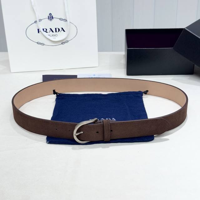 Prada, stylish and sophisticated! Versatile and elegant, 3.5cm wide. Same as th
