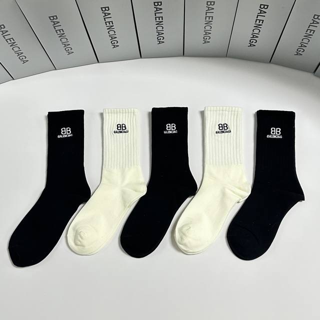 Special Packaging Balenciaga New Embroidered Mid-Length Slouch Socks! Five pairs