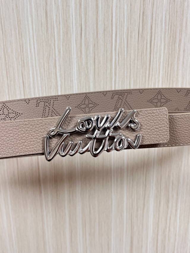 New seasonal style, 3.0mm wide double-sided khaki imported cowhide with laser e