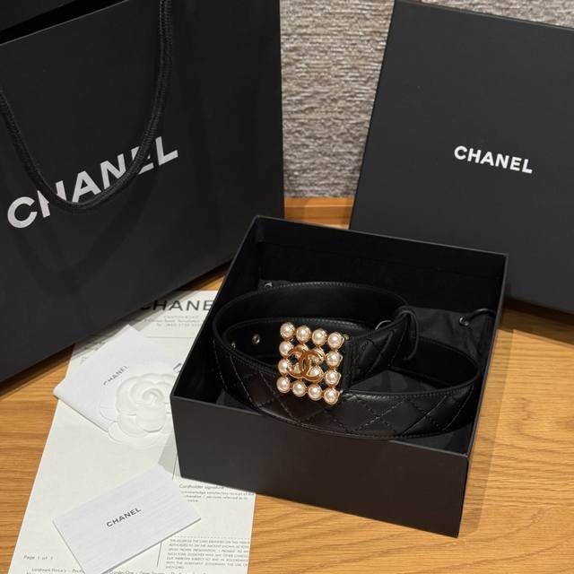 New Chanel Women's Belt Classic metal double C logo, made of diamond-patterned