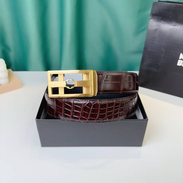 Brand: Montblanc's new imported calfskin leather, with a delicate and soft feel