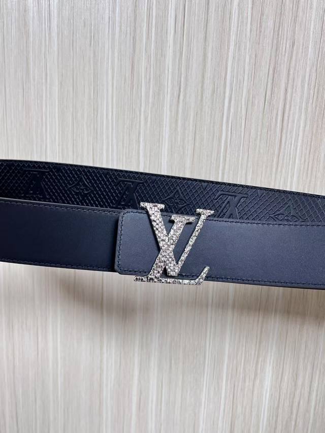 4.0mm wide double-sided imported cowhide embossed leather, original single-piec