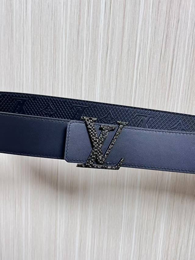 4.0mm wide double-sided imported cowhide embossed leather, original single-piec