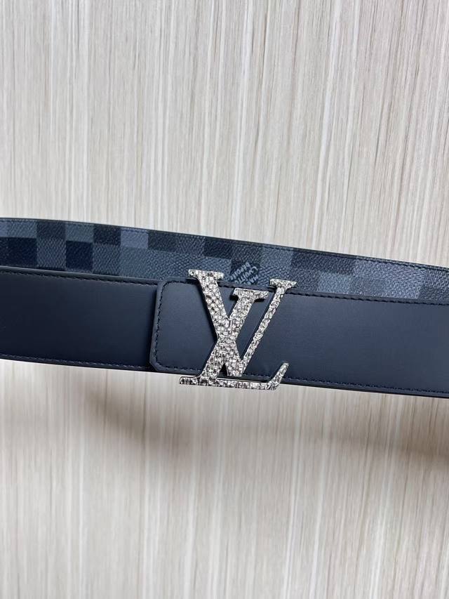 New seasonal style, canvas with large checkered pattern, imported calfskin on t