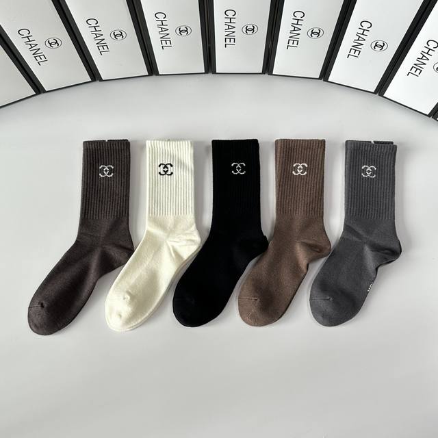 Special boutique packaging Chanel new wool mid-length slouch socks! Five pairs p