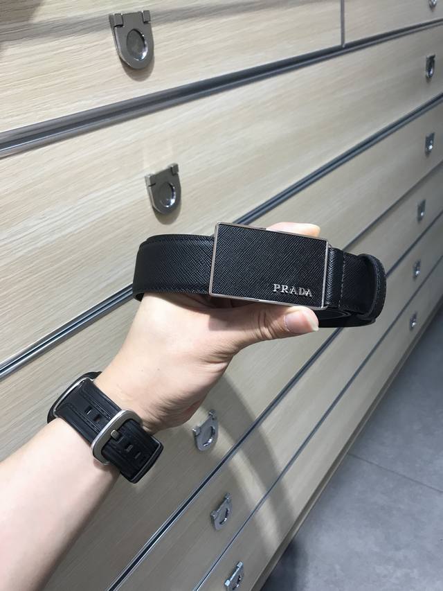 Delivered with original retail packaging, 35mm wide punch, supports NFC. Origin