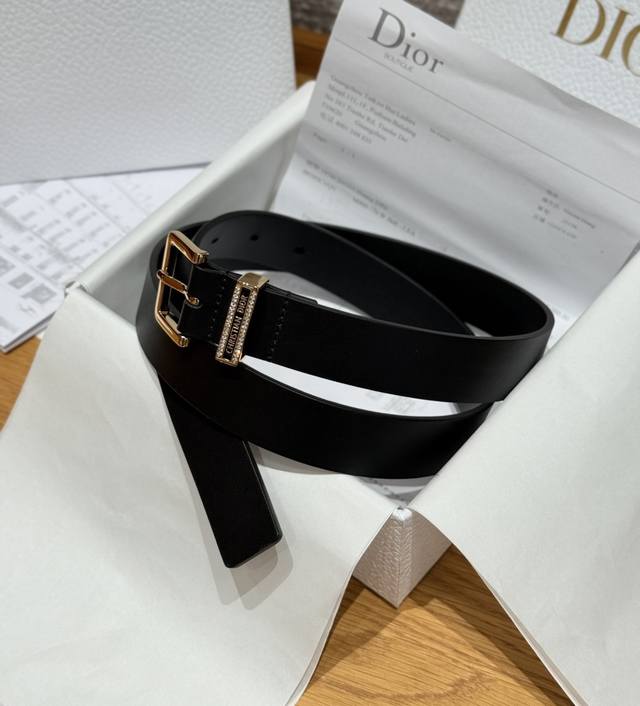 Dior Night Code Belt This Dior Night Code belt is a new addition to the Fall/Win