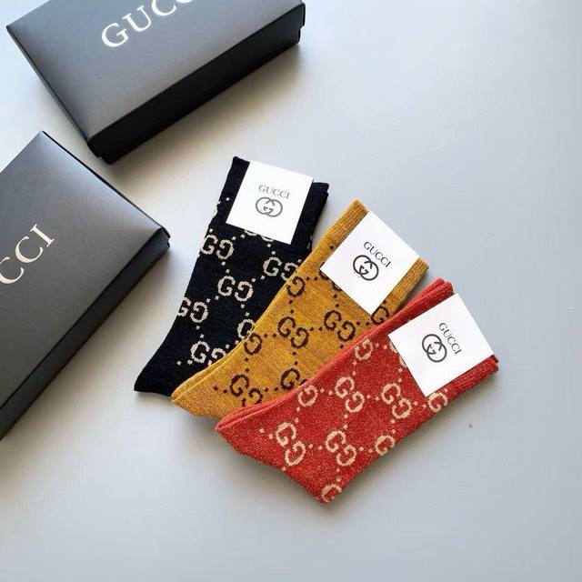 Gucci's super popular style, a box of five pairs. A classic style that Gucci bou