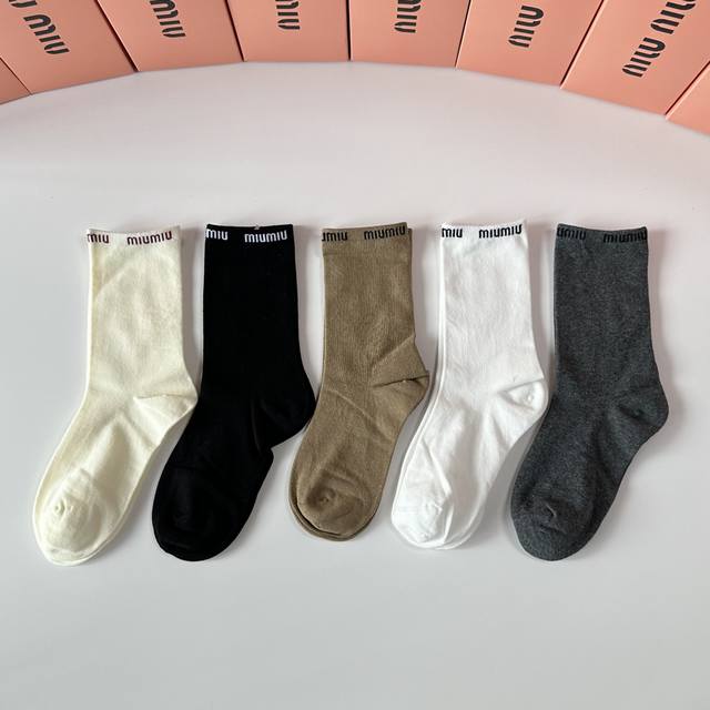 Special Packaging Miumiu New Classic Mid-Length Socks! Five pairs per box, same