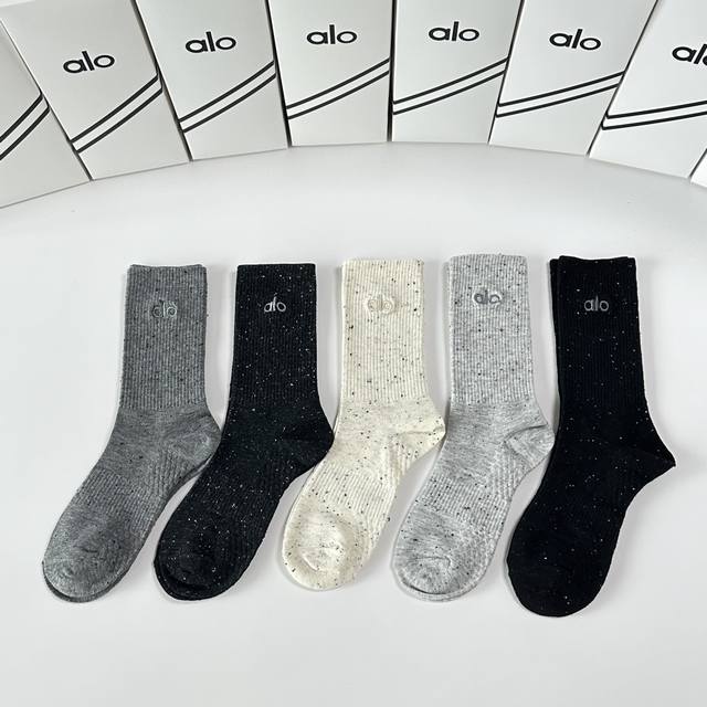 Special Packaging Alo New Painted Embroidered Mid-Length Slouch Socks! Five pair