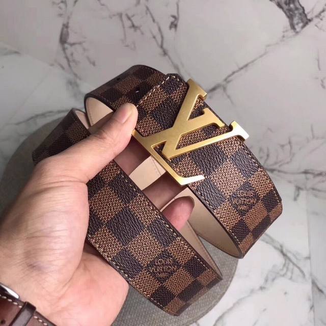 Comes with full boutique gift box packaging. Original boutique item, classic LV