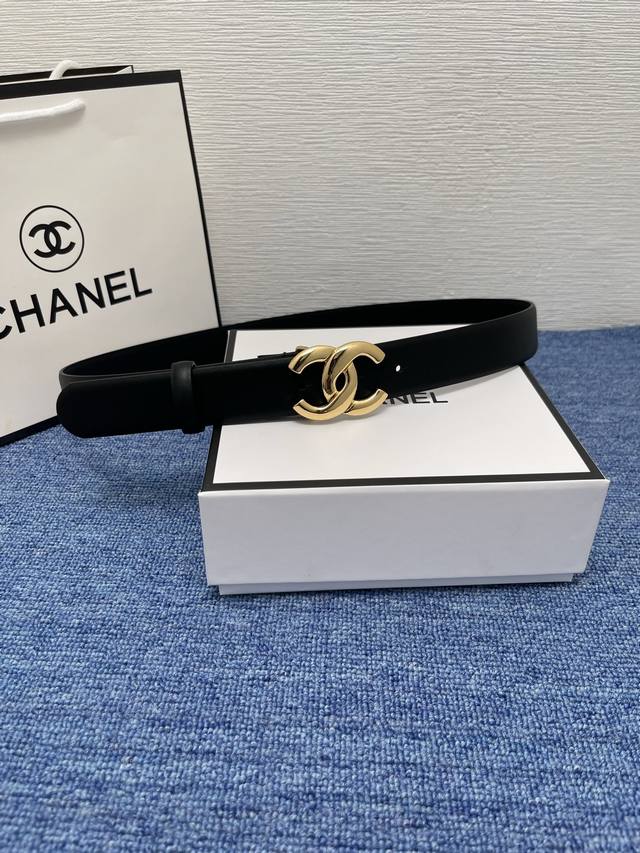Chanel double C belt in calfskin, reversible jeans, skirt - super classic, versa