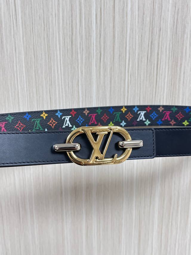 New for the season, this belt is crafted from luxurious calfskin and Monogram c