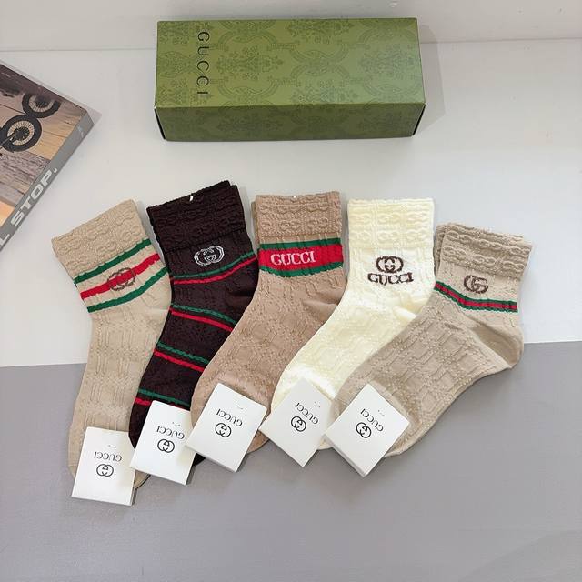 5 pairs per box with packaging Gucci new early autumn mid-calf socks! Pure cott