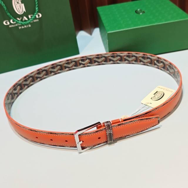 Goyard, width 3.0cm, length: 75.80.85.90.95.100. Euros. The strap is crafted fr