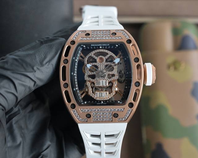 理查徳 米勒 Richard Mille Rm052系列 最新鬼头升级版 颅骨系列 精钢抛光壳身 搭载原装进口机械机芯更突显了这块腕表的运动风格 透过防眩光的表