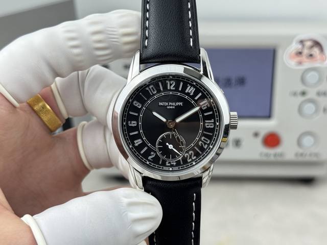 白 -金 Tw Factory墙裂推荐 重金打造经典时计 百达翡丽复杂功能系列5224R-001重磅登场，复杂时计腕表，以超复杂的工艺技术打造休闲运动腕表。 机