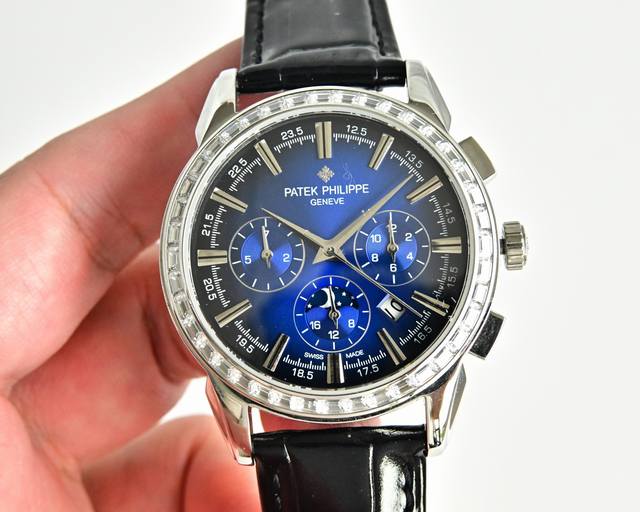 白钻 金钻 百达翡丽patek philippe复杂功能系列-纯手工-雕花腕表-惊艳登场，42毫米的表径适配大众男性手寸，非常商务可亦休闲。整表表壳手工雕刻花纹