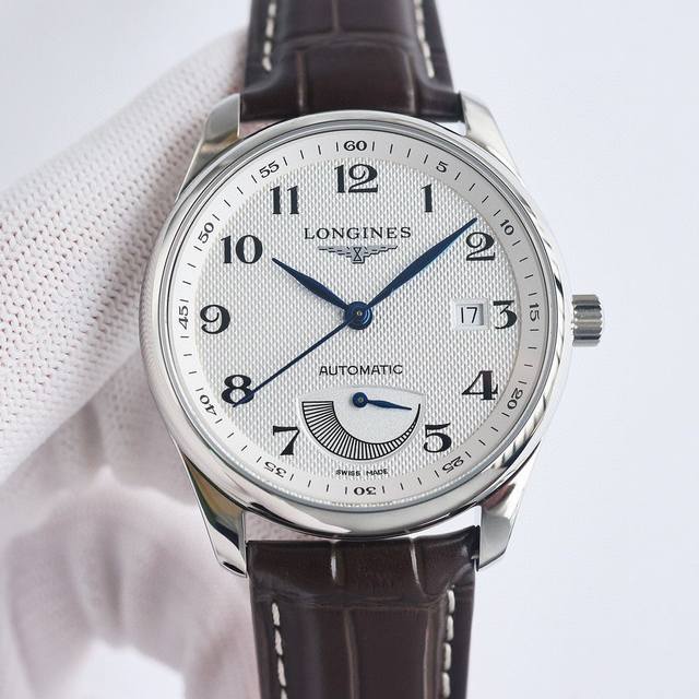 Longines 浪琴 名匠系列 动能腕表压轴登场！真一体机 1腕表尺寸40X10毫米。表壳尺寸工艺完美复制原装工艺 2柳叶形蓝钢淬火表针，针型和工艺均同步。