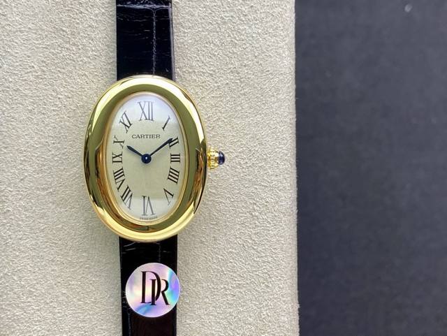 卡地亚Baignoire浴缸系列腕表，女神值得推荐的一款腕表！ 1典雅欧风浴缸形状，完美演绎卡地亚的经典美学，涌现腕表设计的焕新力量！ 2卡家又一经典之作浴缸系