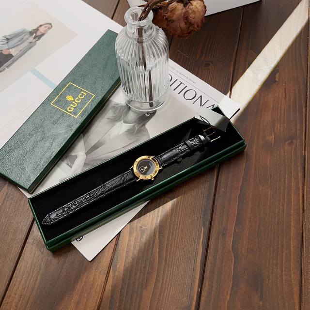 Gucci，3000.2.L是一款由意大利顶尘设计师精美设计，瑞士精确制作创造出品质优异的腕表，直径30Mm厚度6.6Mm,皮带两面采用头层小牛皮软度非常舒服，