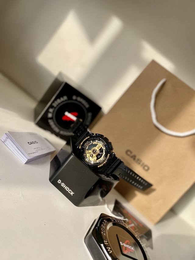 爆款 卡西欧110系列，最高版本，主要功能：抬手灯，防震防水，世界时间，倒计时，闹铃，间歇响报，全套包装一手！现货主推110系列爆款！小红书爆款男女佩戴都很帅气