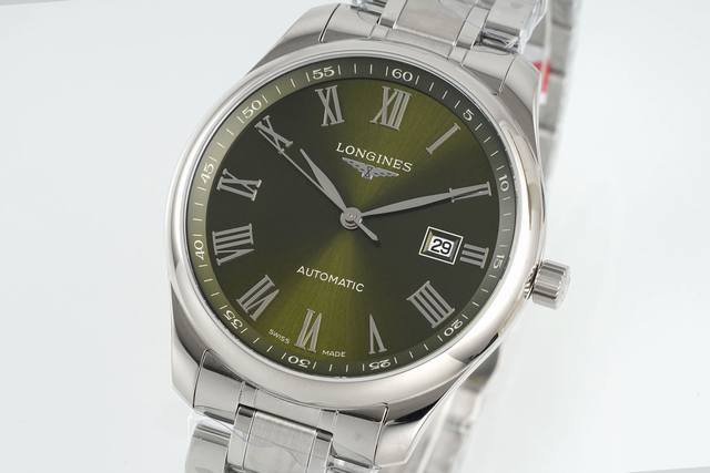 新品细节图上市 Af浪琴名匠系列，尽显隽永的优雅气息 42Mm大号的名匠系列，诠释出了低调内敛又不失优雅奢华的气质，对于各位男士来说具有莫大的吸引力。选用精钢材